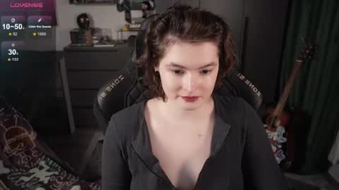 Helen Blossom online show from July 20, 1:24 pm