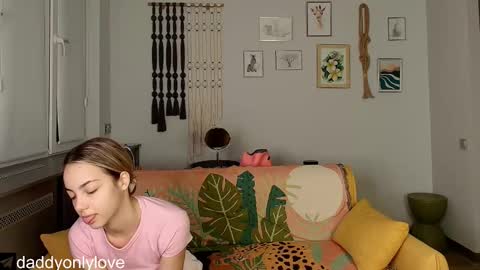 Zoe online show from October 18, 8:32 pm
