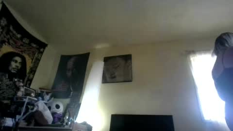 daddysg1rl123 online show from July 13, 1:17 am