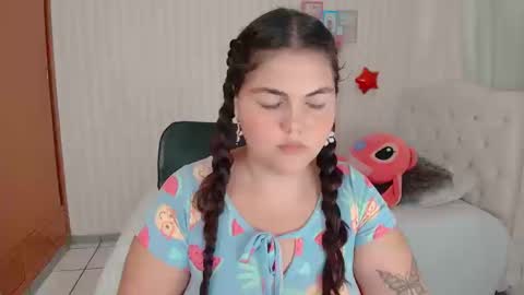 Snapshot of daeneryslove_doll chatting on September 10, 3:50 am daeneryslove_doll online show from September 10, 3:50 am