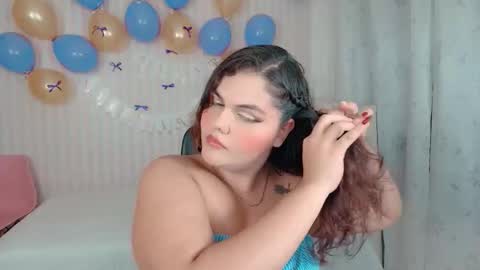 Snapshot of daeneryslove_doll chatting on October 9, 6:06 am daeneryslove_doll online show from October 9, 6:06 am