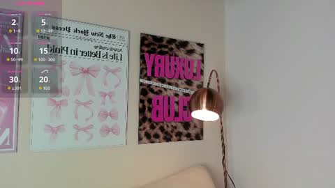 dafne_hillss online show from July 23, 11:18 am