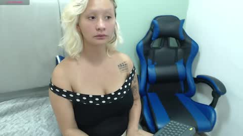 Dafne online show from May 11, 2:45 pm