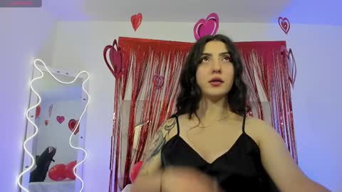 Snapshot of dahia_tay chatting on February 15, 3:31 am dahia online show from February 15, 3:31 am