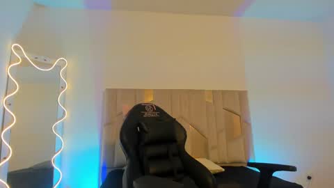 Snapshot of dahia_tay chatting on February 24, 3:21 am dahia online show from February 24, 3:21 am