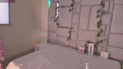 Dahiana  online show from November 18, 11:44 am