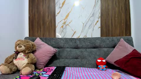 dahianaroa online show from March 5, 12:45 pm