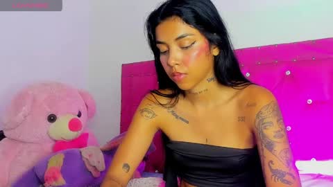   online show from May 7, 10:35 pm