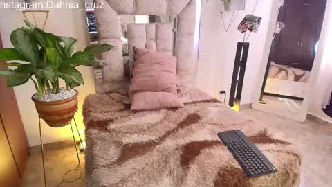 dahnia_cruz online show from December 2, 3:14 pm