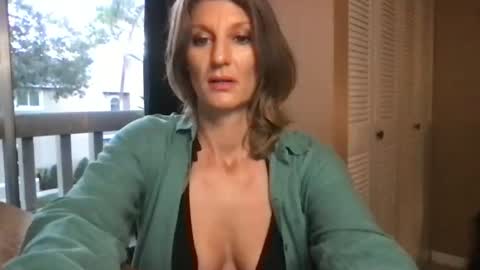 Snapshot of daisy9kat chatting on January 9, 10:41 pm Daisy137 online show from January 9, 10:41 pm