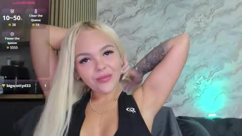 DaIsy Abby online show from October 9, 5:00 am