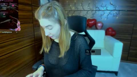 Snapshot of daisy_candy chatting on February 25, 12:25 am Little Di online show from February 25, 12:25 am