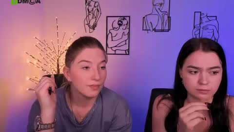 Little Di online show from July 4, 7:32 pm