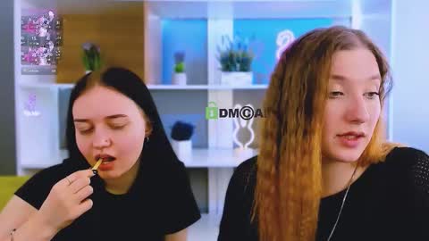 Little Di online show from March 17, 7:34 am