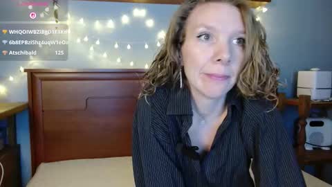 daisy_lovely online show from February 2, 4:11 am