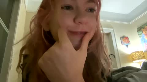 Snapshot of daisybaby699 chatting on February 6, 8:39 am DaisyB3 online show from February 6, 8:39 am