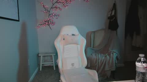 daisy online show from April 23, 11:51 pm