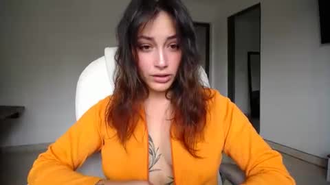 IG  dakotasofiaa online show from May 17, 7:13 pm