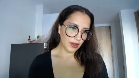 IG  dakotasofiaa online show from November 27, 12:19 pm