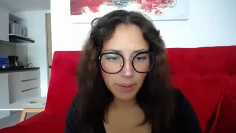 IG  dakotasofiaa online show from November 28, 5:16 pm