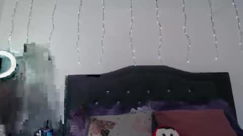   Dakota  online show from December 4, 7:03 pm