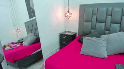 Dakota  online show from November 18, 1:56 pm