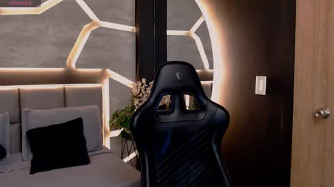 Dakota  online show from December 21, 7:18 pm