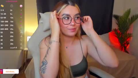 dakottaa__ online show from July 2, 3:23 am