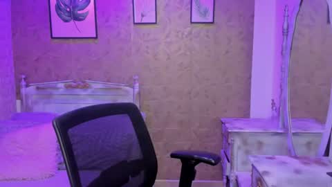 dali_collin online show from July 17, 4:43 pm