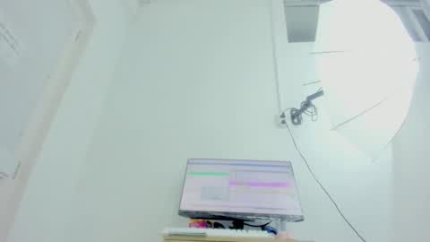  Ren  online show from November 8, 1:10 am