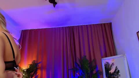 DalidaSelena online show from January 10, 6:01 pm