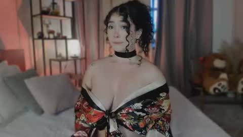 Dalyla online show from July 16, 1:05 pm