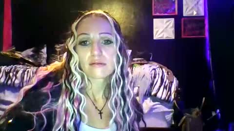 damnitjanet13 online show from April 2, 12:13 pm
