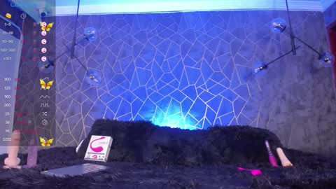    online show from January 7, 11:52 pm