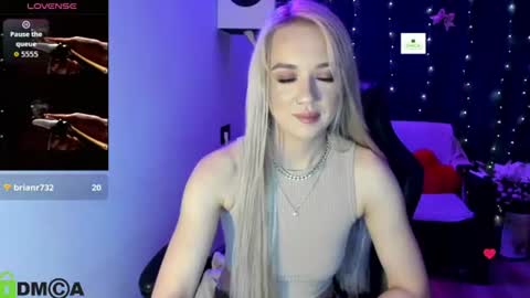 dances_queen online show from June 9, 7:08 am