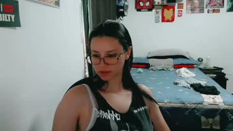 dani y jocelyn online show from April 30, 8:03 pm