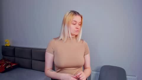 Carnelia online show from March 15, 6:04 am