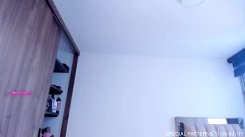  independent model   online show from December 21, 6:56 pm