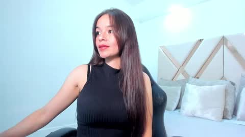 danielamonett online show from April 18, 12:51 pm