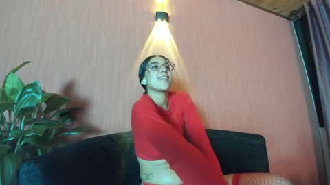 danielamonroe online show from April 29, 2:37 am