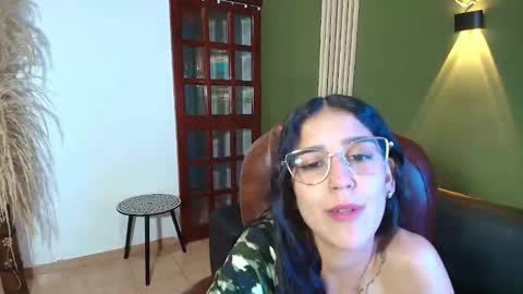 Snapshot of danielamonroe chatting on October 21, 8:57 pm danielamonroe online show from October 21, 8:57 pm
