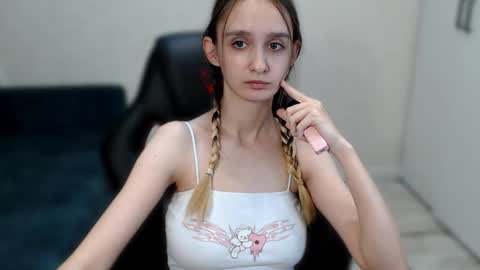 Snapshot of daniella_martin chatting on December 27, 11:17 am Daniella Martin online show from December 27, 11:17 am