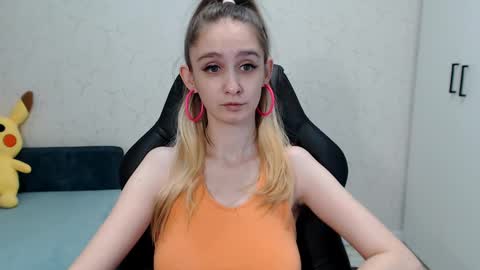 Snapshot of daniella_martin chatting on February 16, 4:09 am Daniella Martin online show from February 16, 4:09 am