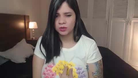 daniellerain online show from March 17, 1:04 pm