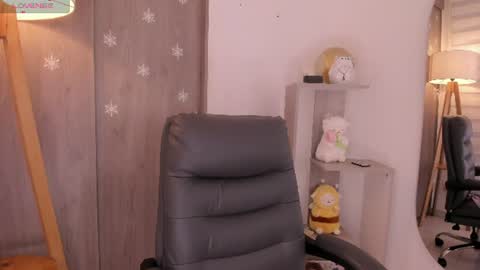 Danielle Rose online show from July 27, 11:13 pm