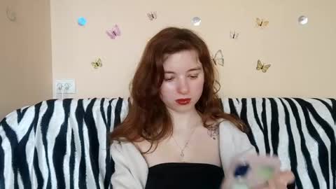 Mia online show from April 28, 1:15 pm