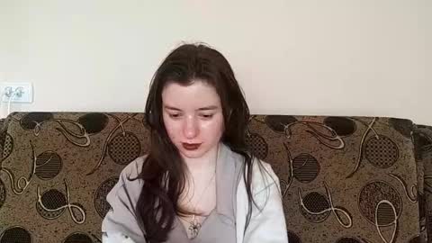 Mia online show from February 17, 8:13 am