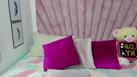 DaniiBelluci  online show from March 13, 4:25 am