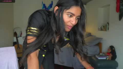 danalle .. online show from February 12, 5:03 pm