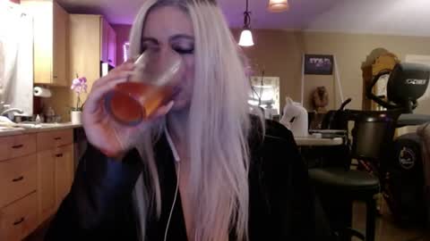 DanikaWhite69 online show from July 17, 2:32 pm